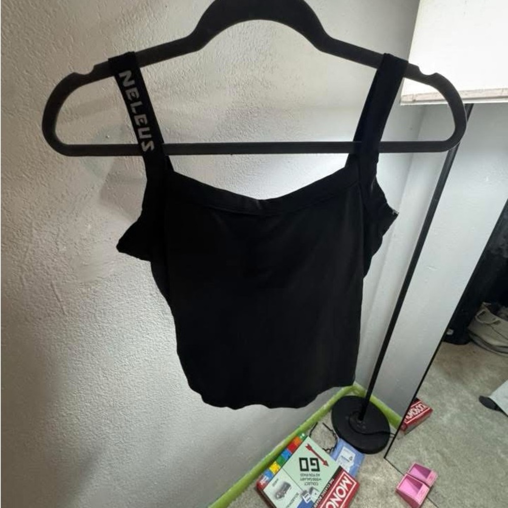 Neleus Women's Black Tank Top